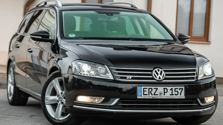 VOLKSWAGEN Passat -