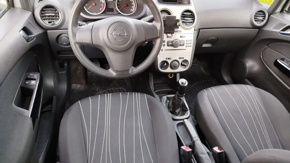 OPEL Corsa -