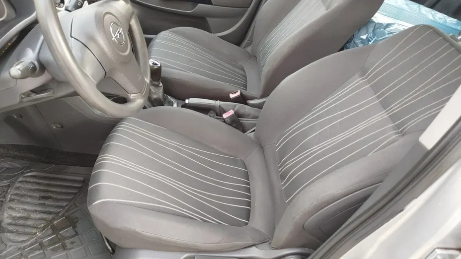 OPEL Corsa -