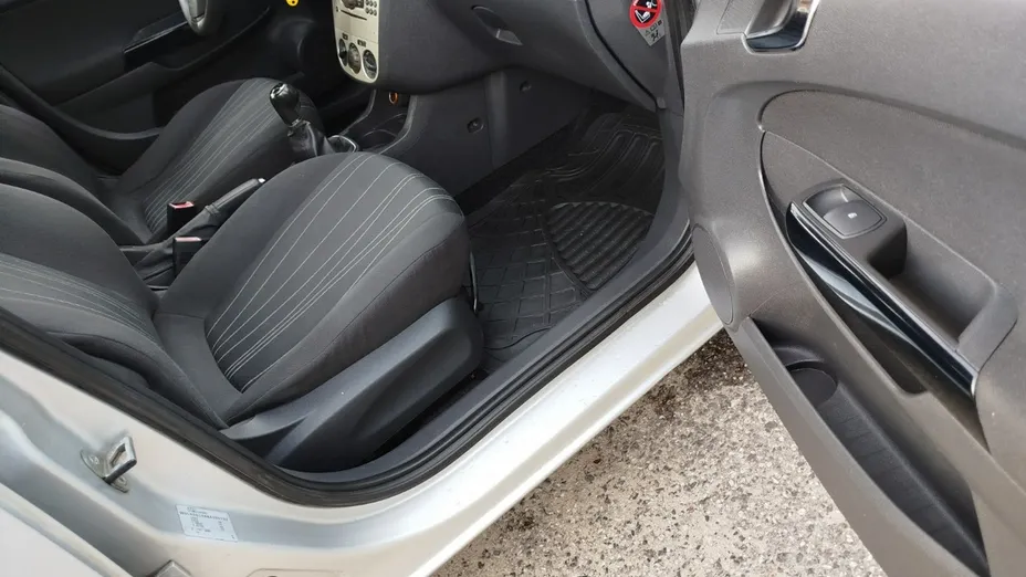 OPEL Corsa -