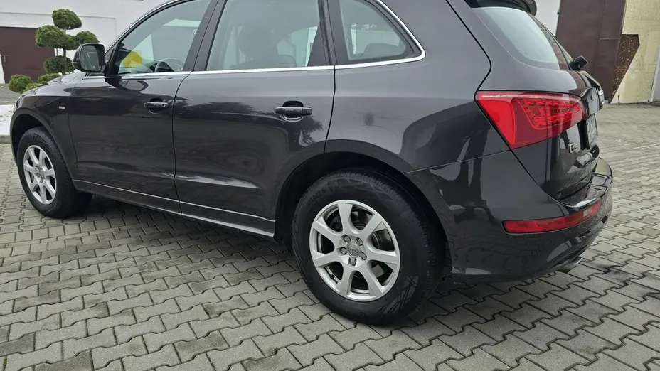 AUDI Q5 -