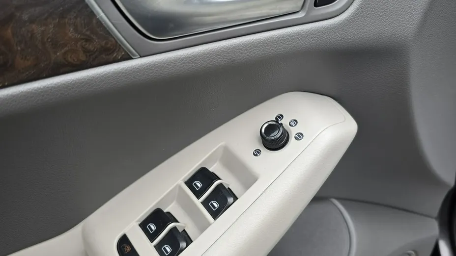 AUDI Q5 -