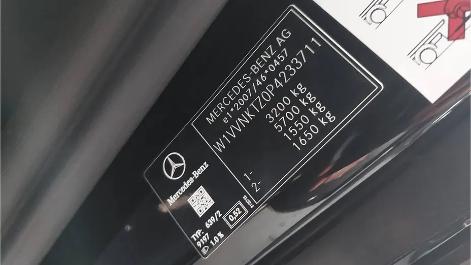 MERCEDES-BENZ V Klasa V 300 d 4-Matic Exclusive 9G-Tronic (długi)