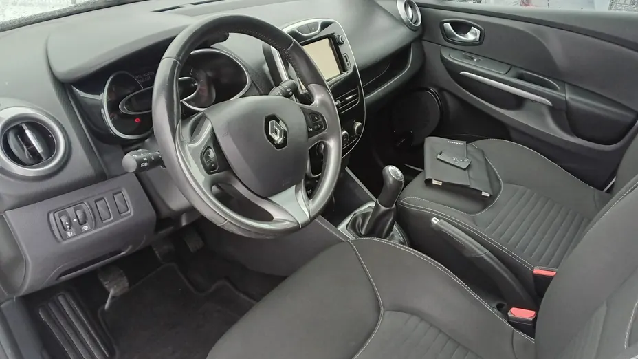 RENAULT Clio -