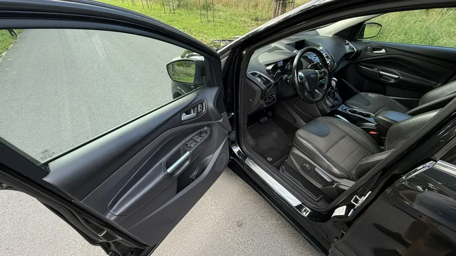 FORD Kuga -