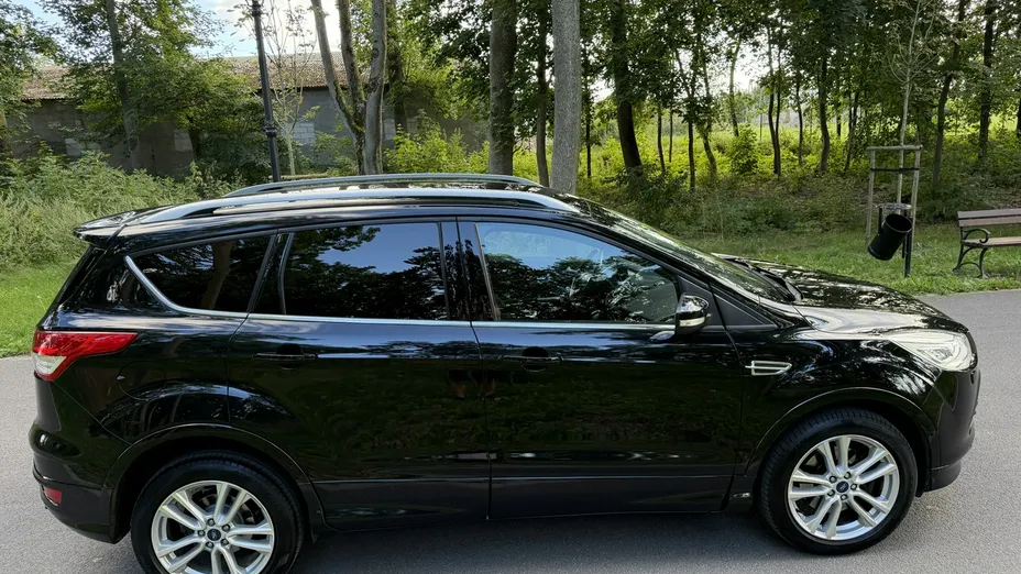 FORD Kuga -