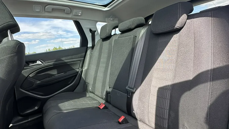 PEUGEOT 308 -