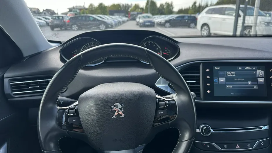 PEUGEOT 308 -