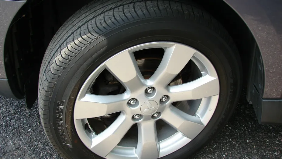 MITSUBISHI Outlander -