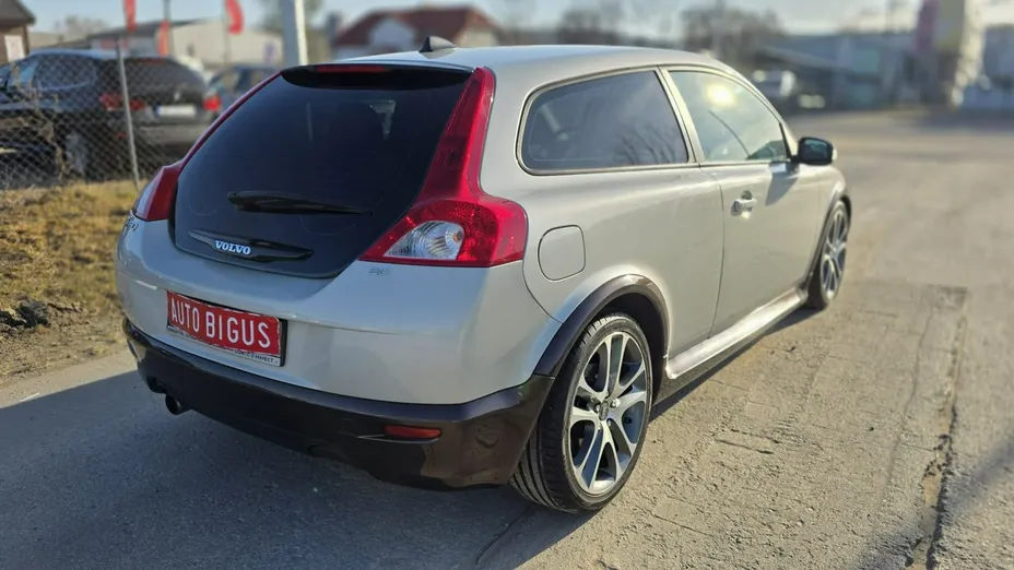 VOLVO C30 -