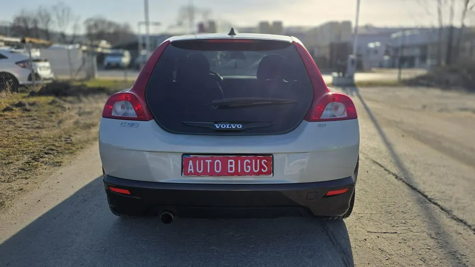 VOLVO C30 -