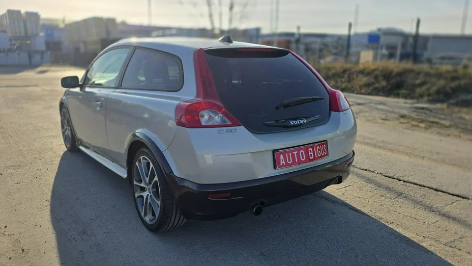 VOLVO C30 -