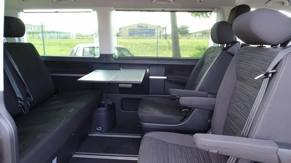 VOLKSWAGEN Multivan -