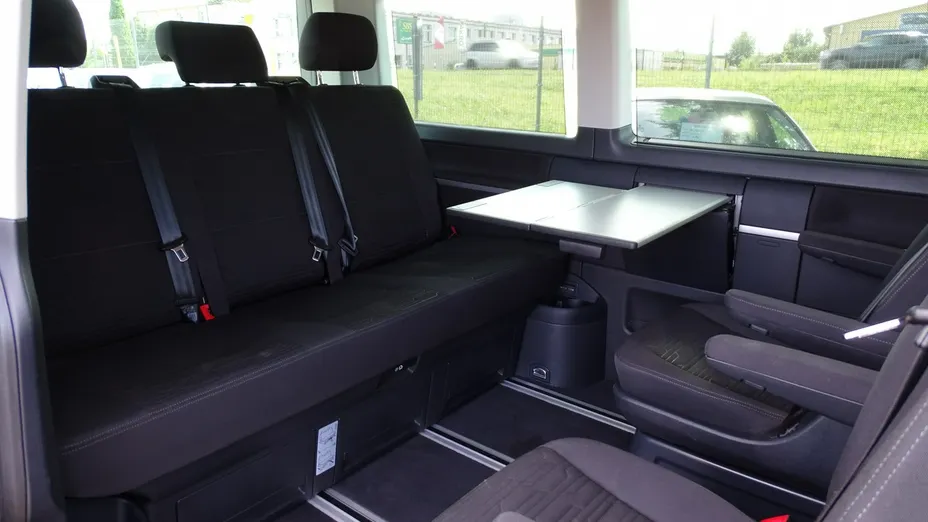 VOLKSWAGEN Multivan -