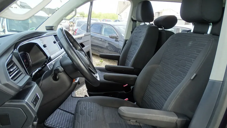 VOLKSWAGEN Multivan -