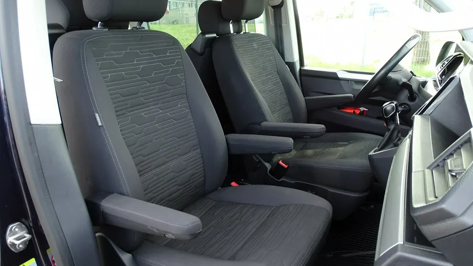 VOLKSWAGEN Multivan -