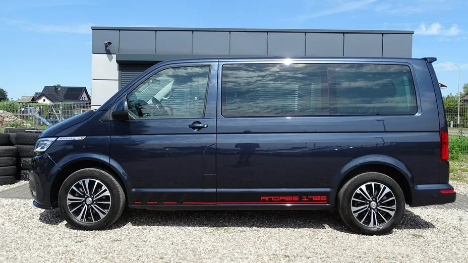 VOLKSWAGEN Multivan -