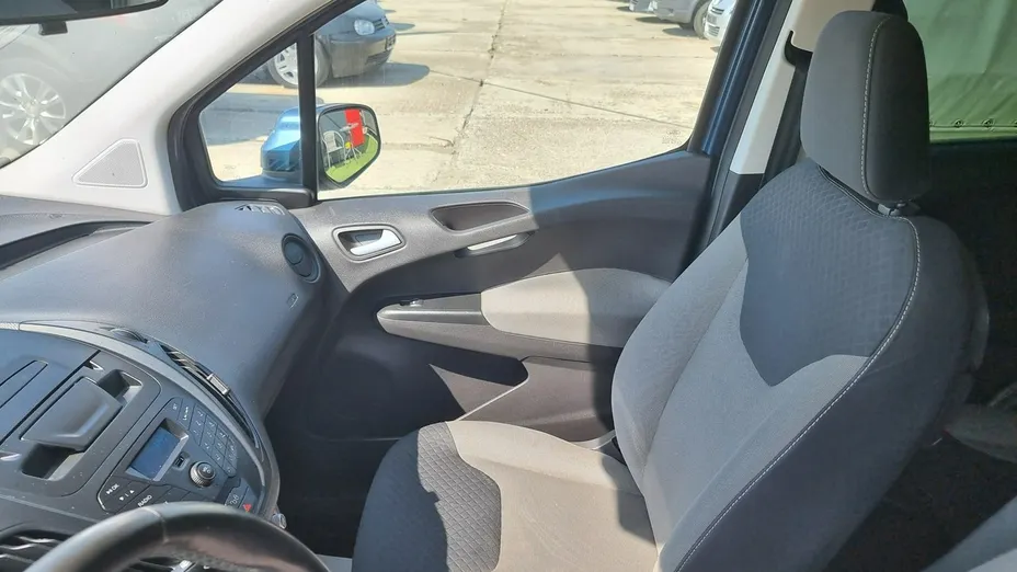 FORD Tourneo Courier -