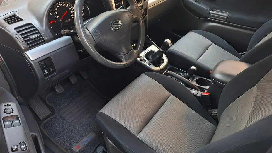 SUZUKI Grand Vitara -