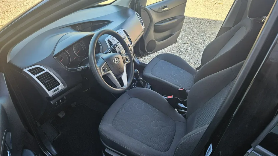 HYUNDAI i20 -