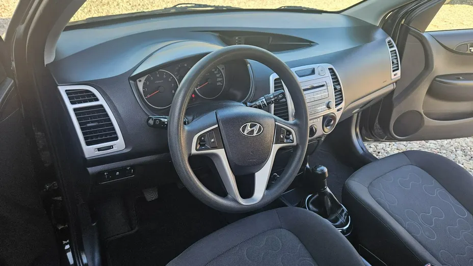 HYUNDAI i20 -