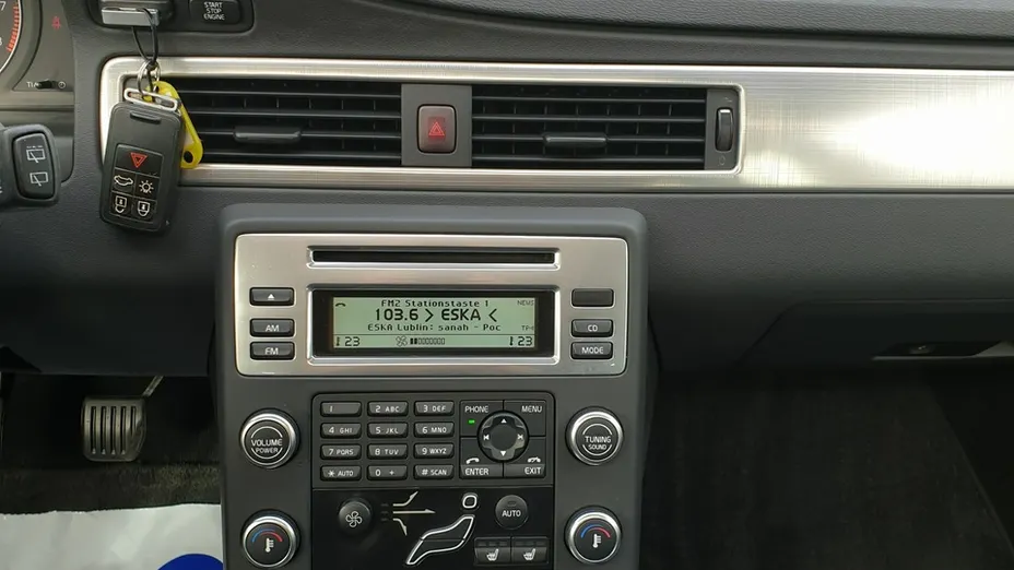 VOLVO V70 -