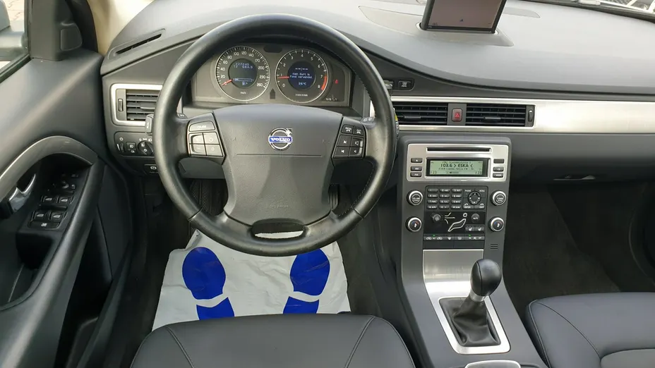 VOLVO V70 -
