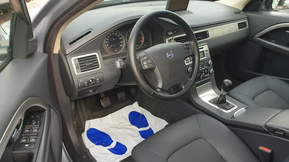 VOLVO V70 -
