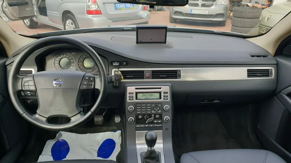 VOLVO V70 -