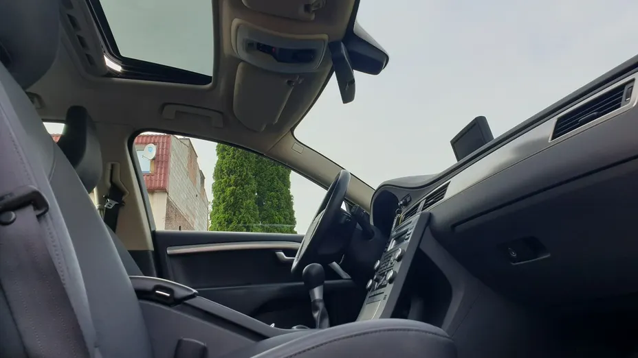 VOLVO V70 -