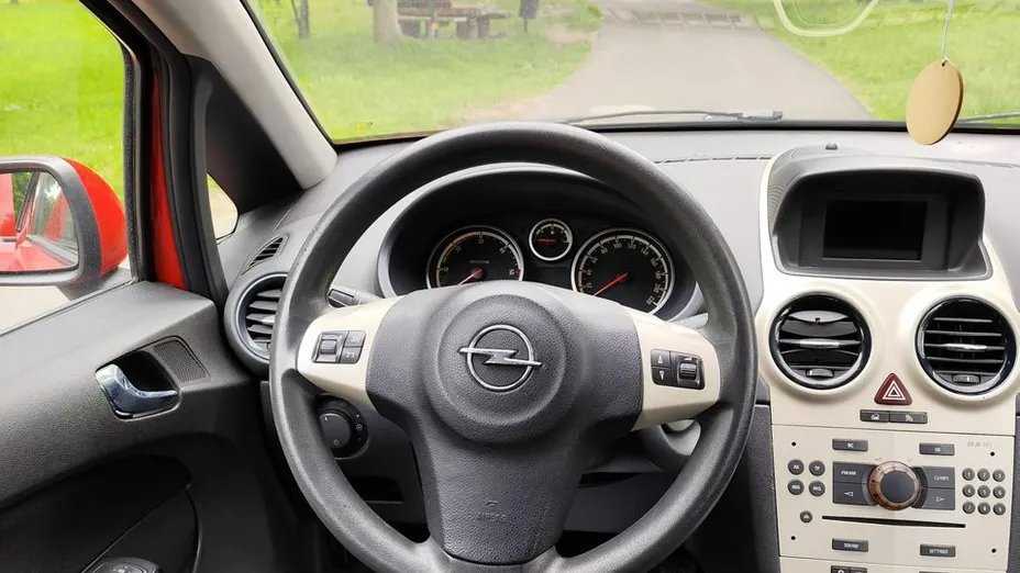 OPEL Corsa -