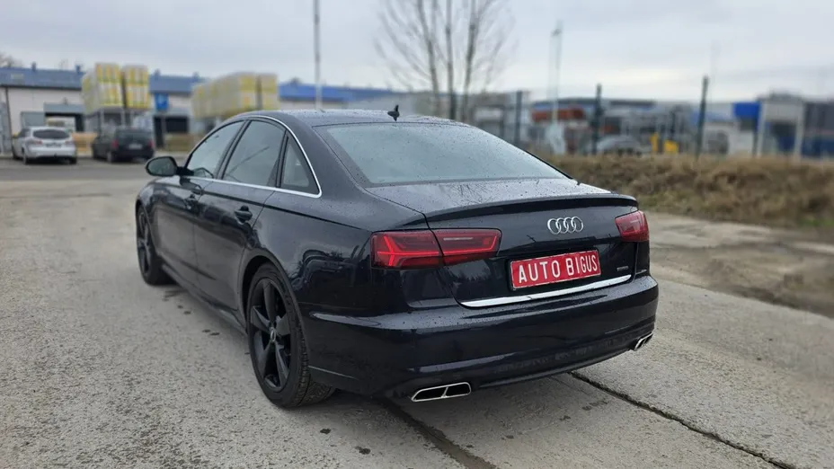 AUDI A6 -