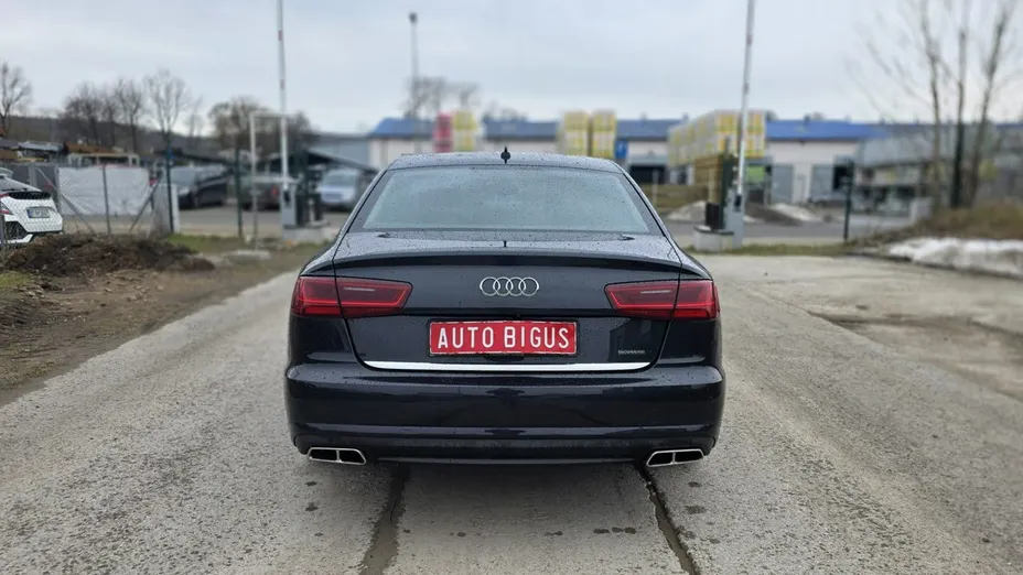 AUDI A6 -