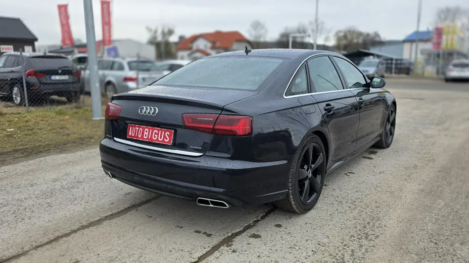 AUDI A6 -
