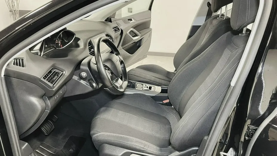 PEUGEOT 308 -