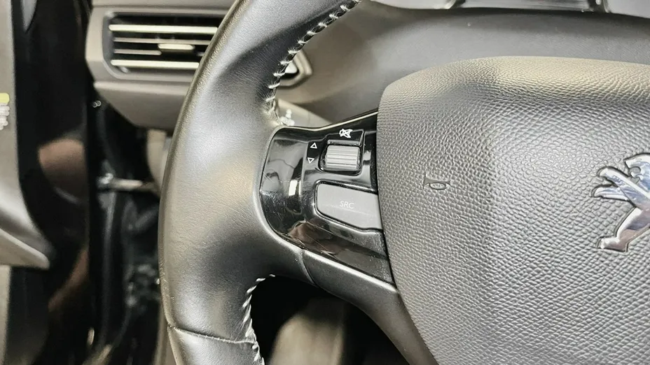 PEUGEOT 308 -