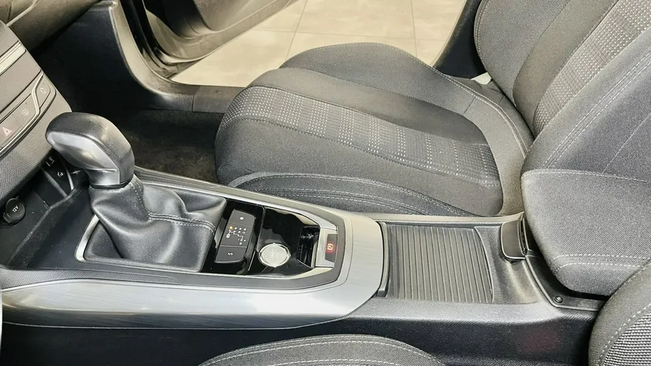 PEUGEOT 308 -