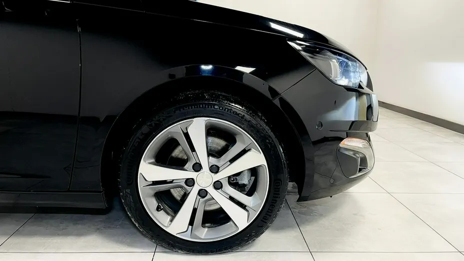 PEUGEOT 308 -