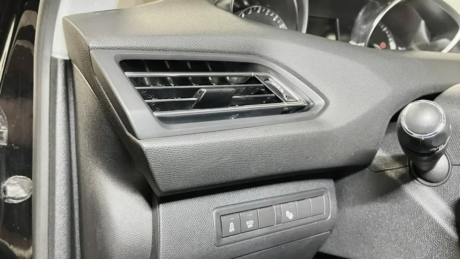 PEUGEOT 308 -