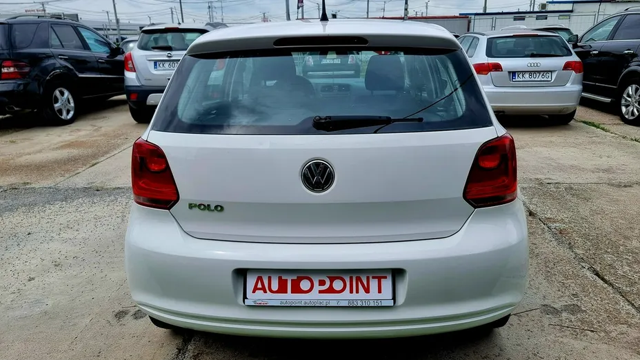 VOLKSWAGEN Polo -