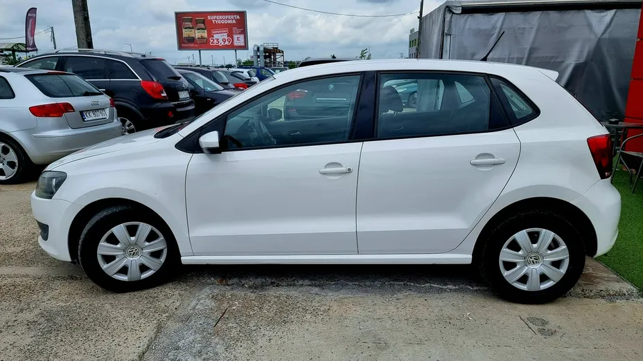 VOLKSWAGEN Polo -