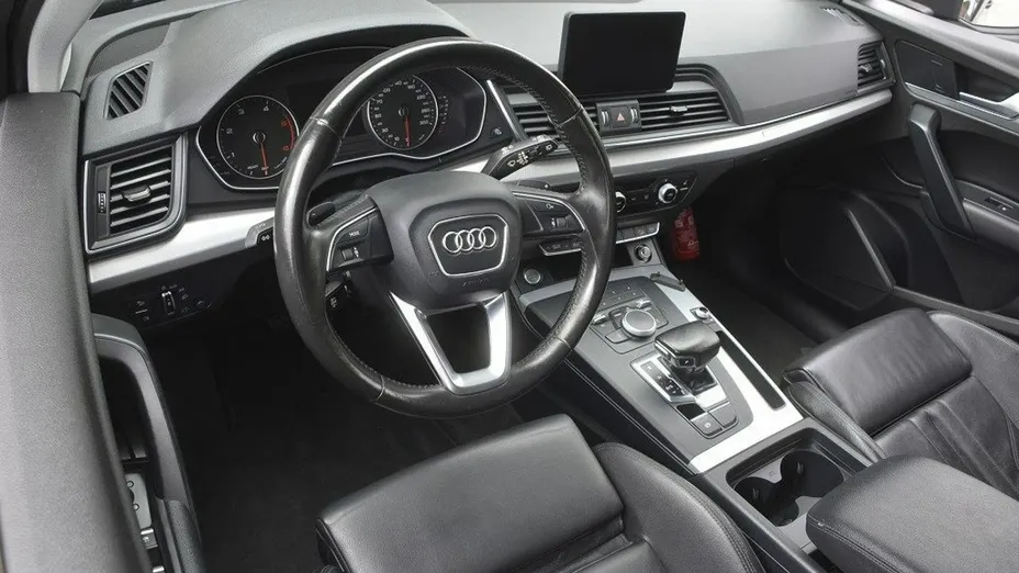 AUDI Q5 -