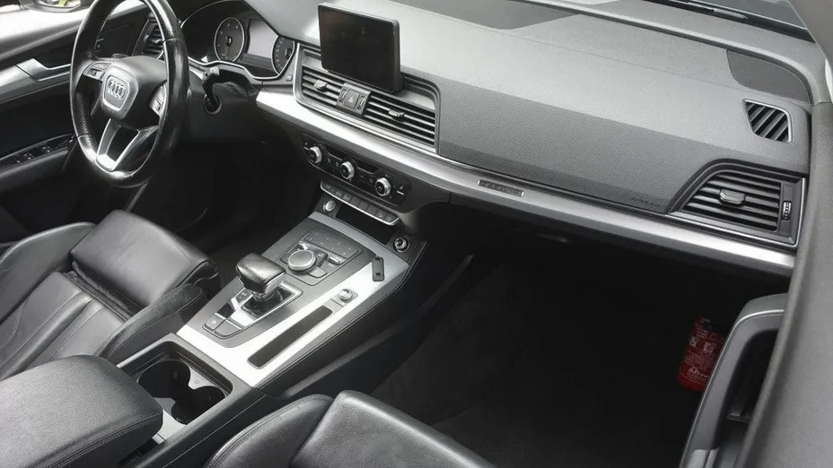 AUDI Q5 -