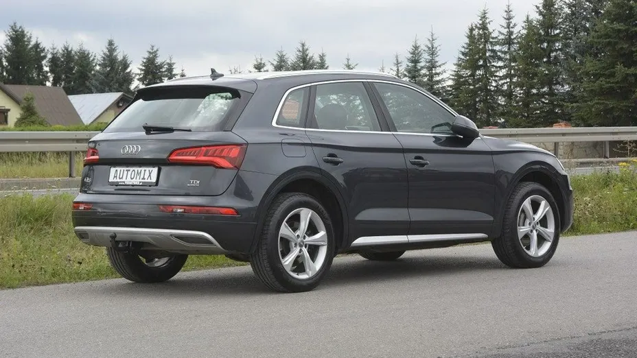 AUDI Q5 -