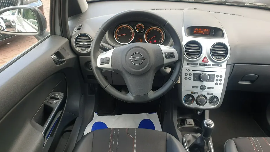 OPEL Corsa -