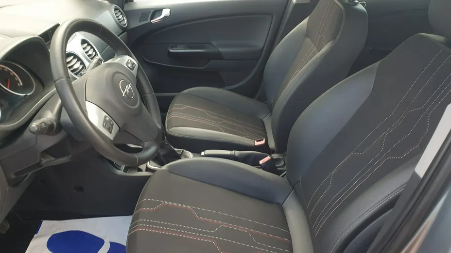 OPEL Corsa -