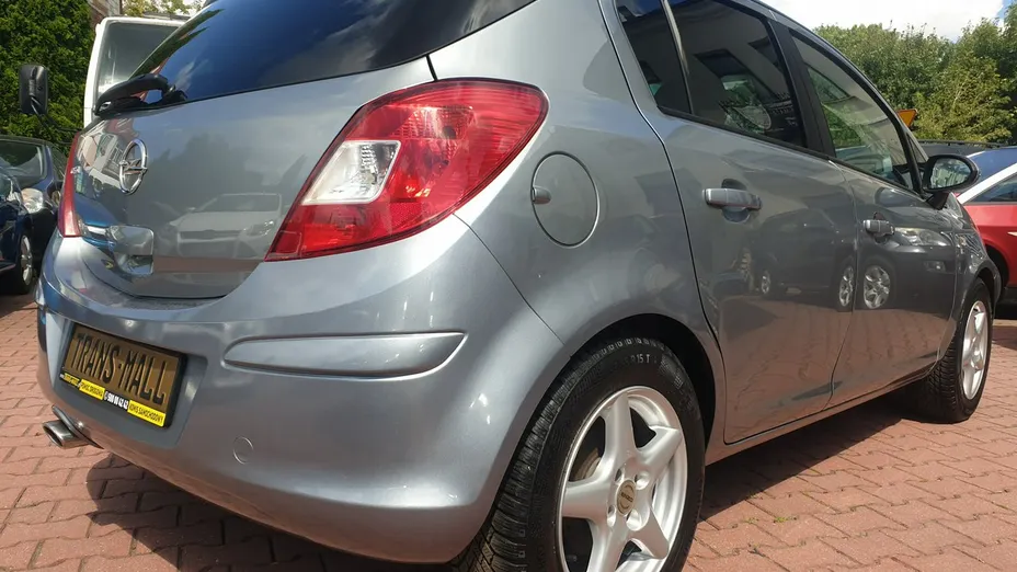 OPEL Corsa -