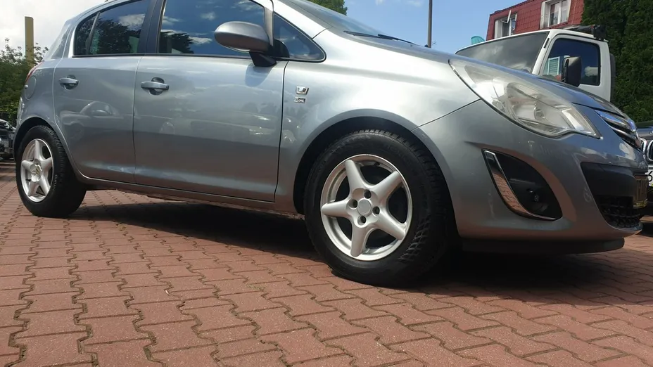 OPEL Corsa -