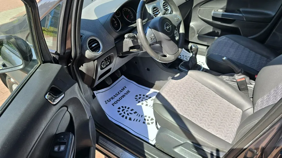OPEL Corsa -