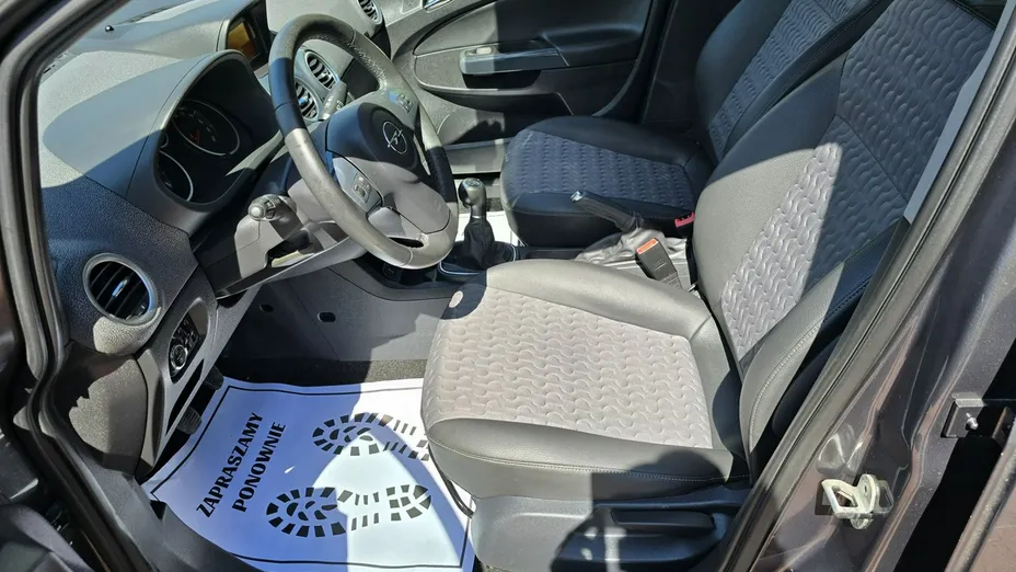 OPEL Corsa -
